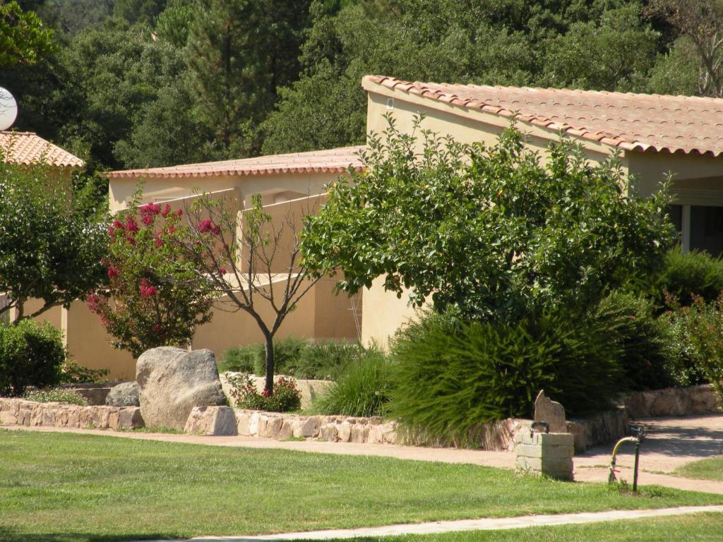 ホテルLes Jardins De Santa Giulia ポルトヴェッキオ エクステリア 写真