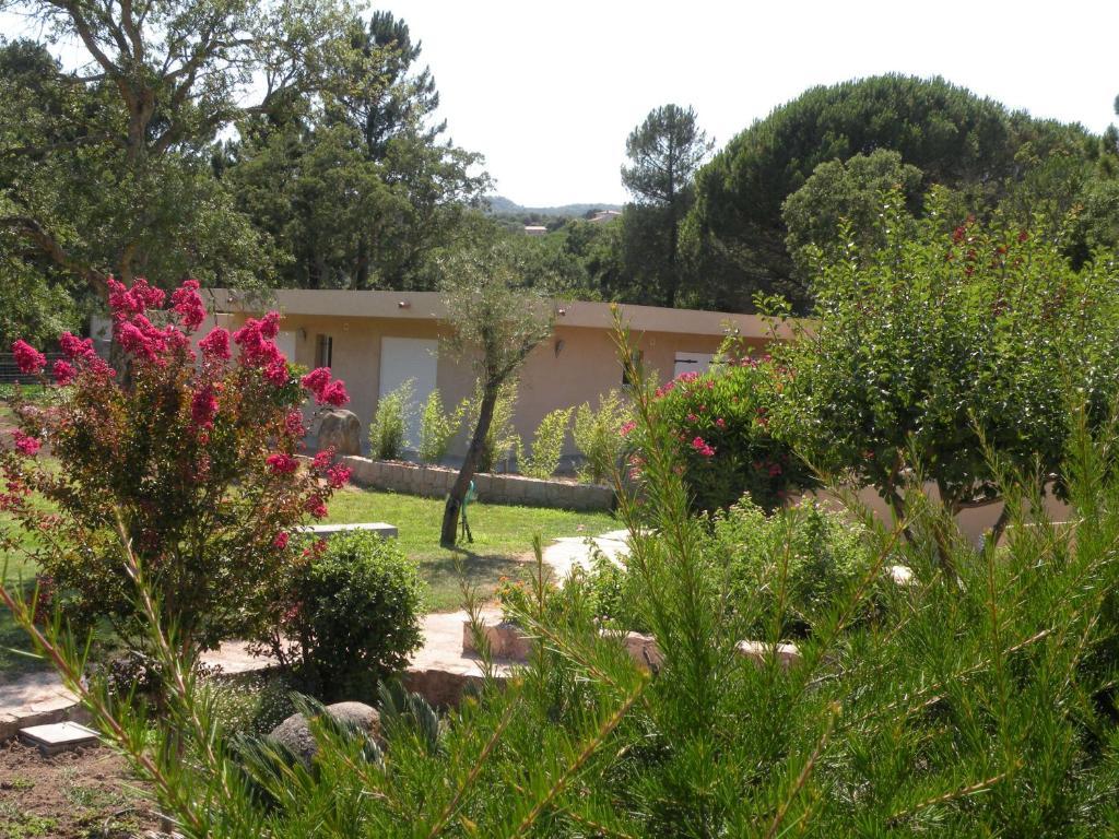 ホテルLes Jardins De Santa Giulia ポルトヴェッキオ エクステリア 写真