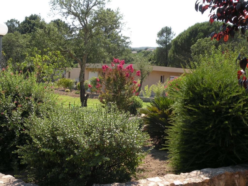 ホテルLes Jardins De Santa Giulia ポルトヴェッキオ エクステリア 写真