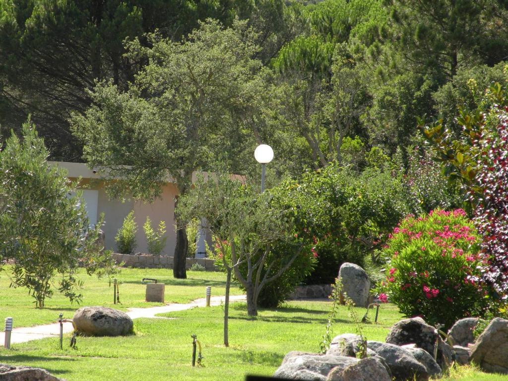 ホテルLes Jardins De Santa Giulia ポルトヴェッキオ エクステリア 写真