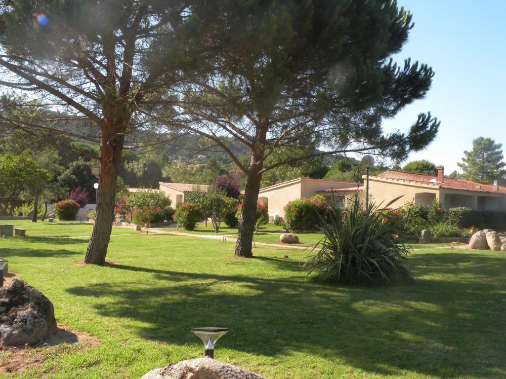 ホテルLes Jardins De Santa Giulia ポルトヴェッキオ エクステリア 写真