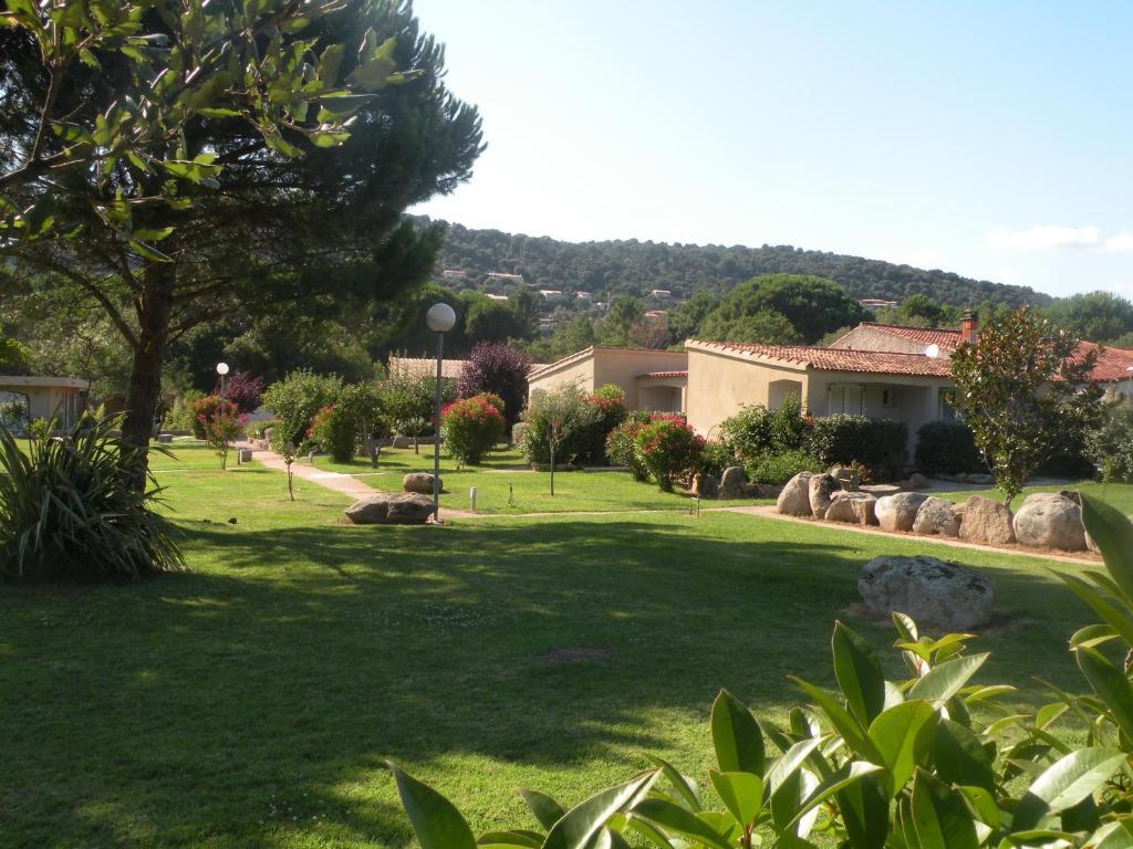 ホテルLes Jardins De Santa Giulia ポルトヴェッキオ エクステリア 写真
