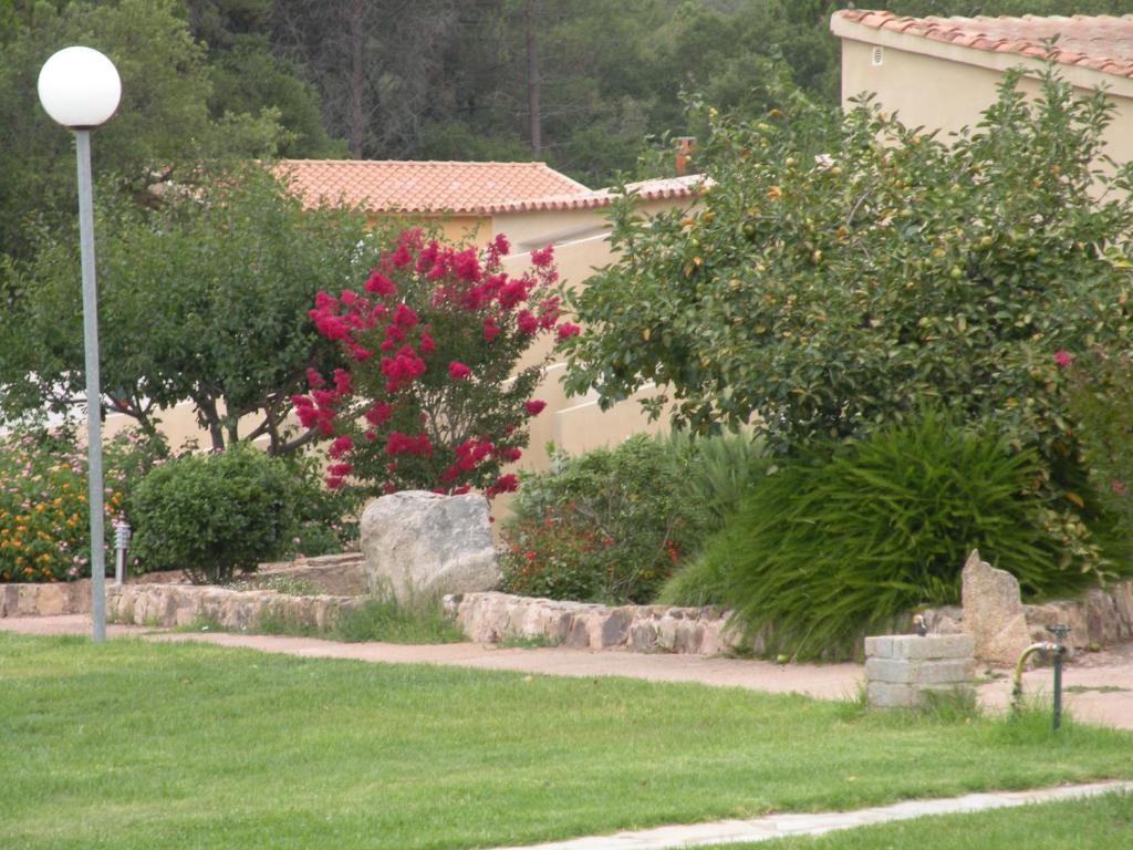ホテルLes Jardins De Santa Giulia ポルトヴェッキオ エクステリア 写真